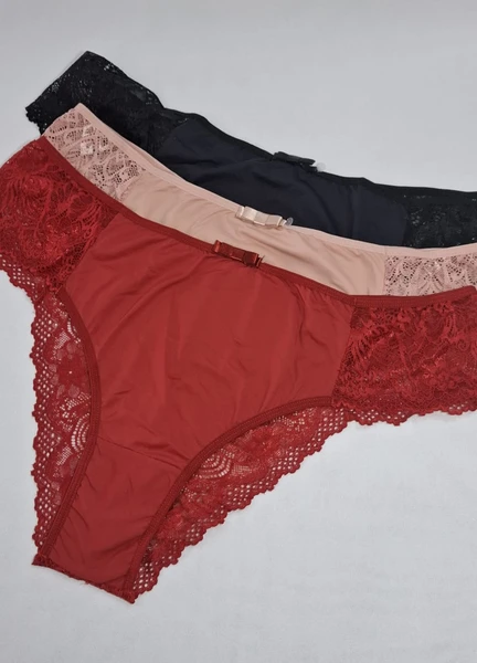 Calcinha Plus Size em microfibra e renda, forro 100% algodão. Cod. TG56