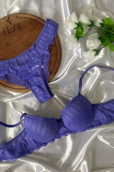 Conjunto de Renda e Microfibra com Bojo e Calcinha Rendada - Cod.782