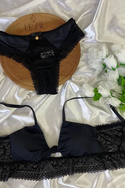 Conjunto em microfibra e renda, com bojo removível e calcinha fio em renda - Cod. 869