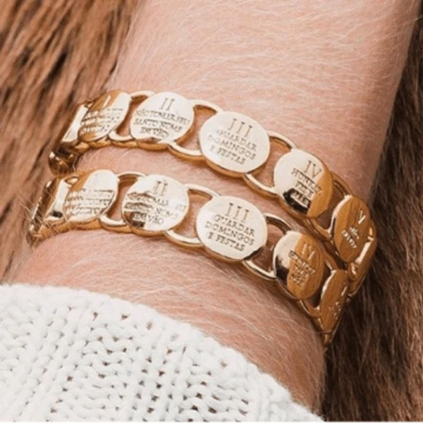 Bracelete Feminino mandamentos Dourado Banhado a Ouro 18k Elegante Presente Feminino