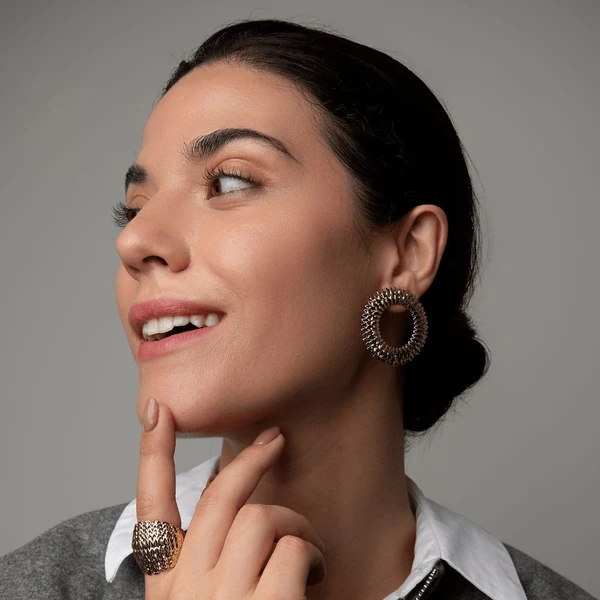 Brinco Stitch - Dourado Liso Dourado Banhado a Ouro 18k Elegante Presente Feminino