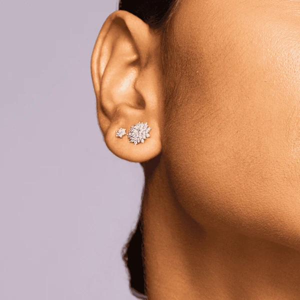 Brinco prateado cravejado com zirconias mini spark Dourado Banhado a Ouro 18k Elegante Presente Feminino