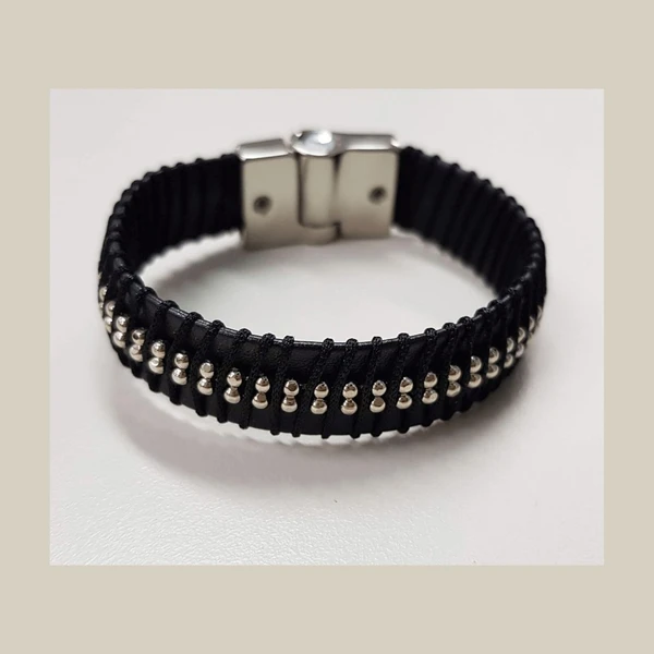 Pulseira Feminina Couro com Detalhes Dourados Banhado a Ouro 18k Elegante feita sob medida