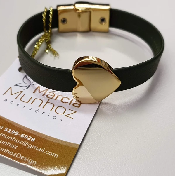Pulseira Feminina de Couro com Coração Dourado Banhado a Ouro 18k Delicada