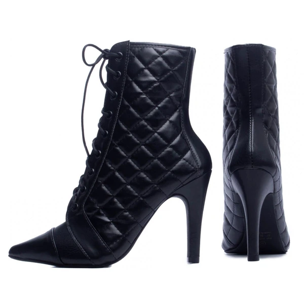 Bota Feminina Bico Fino com Salto Alto e Detalhe Matelassê - Elegância e Estilo Torricella