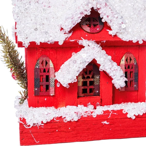 Casa natalina vermelha nevada com luz nas janelas 15x8x14