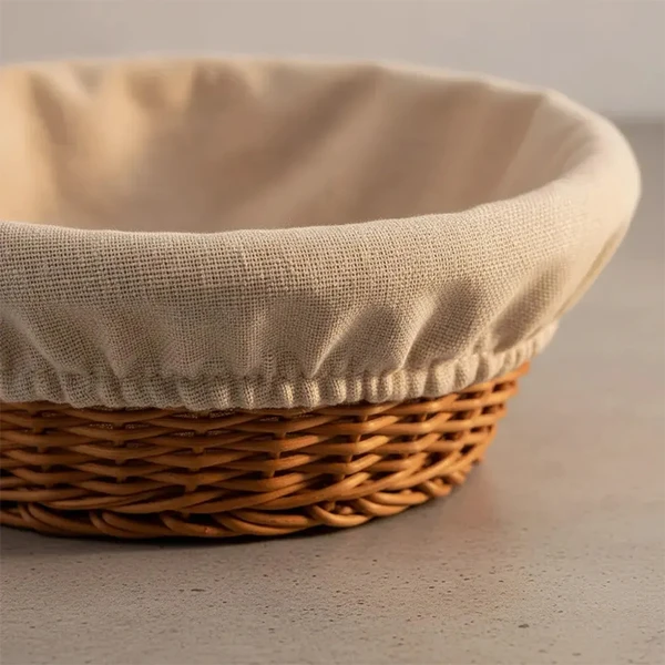 Cesta redonda de plástico trançado com forro de tecido Rattan Lyor 21x7