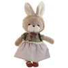 Coelho de pelúcia com roupa premium 35 cm
