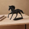 Escultura em poliresina Cavalo preto Mart 38x26