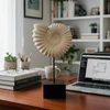 Escultura em resina fóssil marinho Amonite off white Grillo 20x38