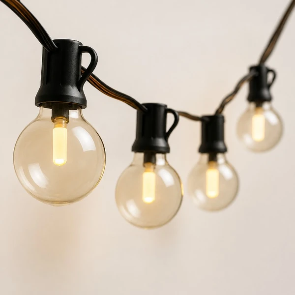 Luminária Cordão de Luz 12 lâmpadas LED com luz quente para ambientes internos e externos 3 metros