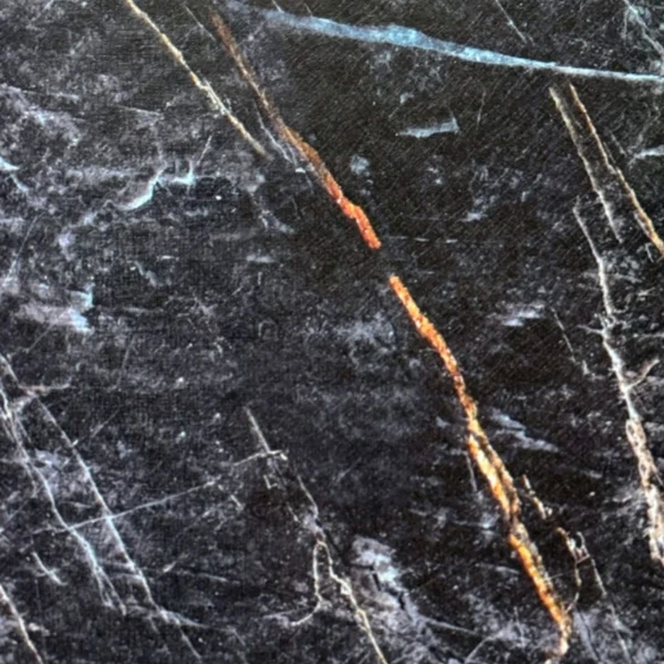 Papel de parede autoadesivo mármore preto com detalhes dourados 45x500
