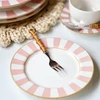 Prato raso em cerâmica Stripe Rosa Alleanza 29 cm