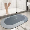 Tapete oval absorvente e antiderrapante para banheiro 38x58