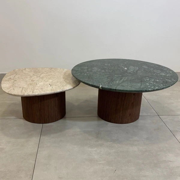 Conjunto de duas Mesas de Centro Orgânica 80 cm Mármore Guatemala e Travertino