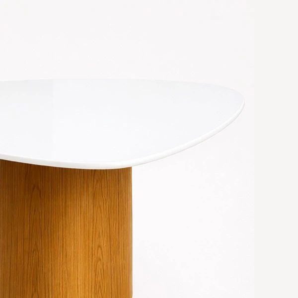 Mesa de Jantar Cone Orgânica Tríon Redonda 120x123 cm Base Freijó com Tampo Laca