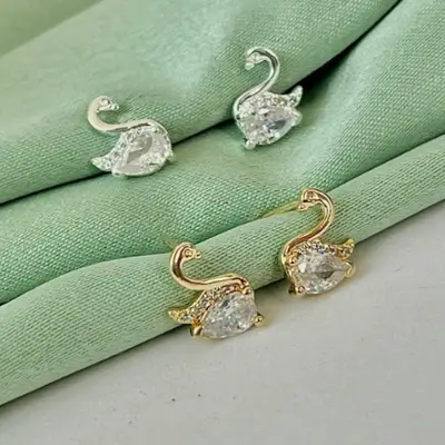 BRINCO CISNE GOTA ZIRCONIA BANHO: OURO 18K/PRATA 999