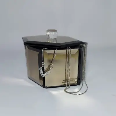 COLAR COM PEDRARIA BANHO PRATA