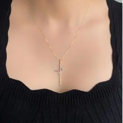 COLAR FÉ CRAVEJADO COM ZIRCÔNIA COLORIDA BANO OURO 18K