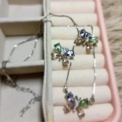 CONJUNTO BOBOLETAS COM PEDRAS BANHO PRATA