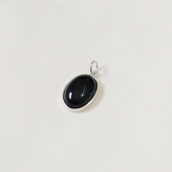 Pingente Oval Onix - Mais Prata