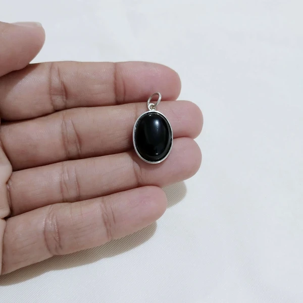Pingente Oval Onix - Mais Prata