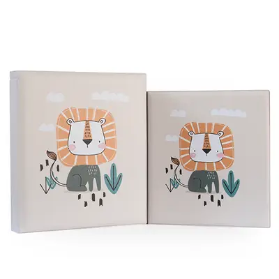 ÁLBUM DE FOTOS COM ESTOJO PARA BEBÊ 15X21/20X25 - Leão