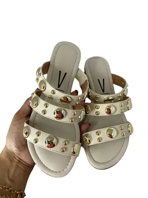 Sandalia Rasteira  Vizzano begecamel com dourado