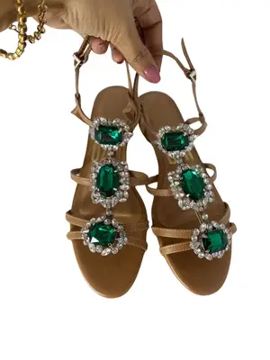 Sandalia Uza Camel Com Pedras