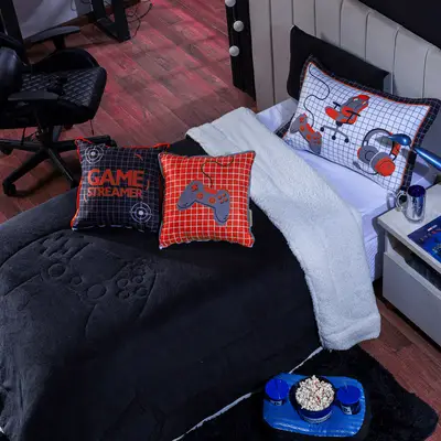 Kit Coberdrom Game Streamer Preto/Vermelho com Almofadas Estampadas Solteiro 04 Peças - Dupla Face Sherpa e Mantinha