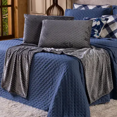 Kit de Peseira Para Cama Majestic com Fronhas 03 Peças - Tecido Mantinha Flannel em Toque de Seda Brilhante