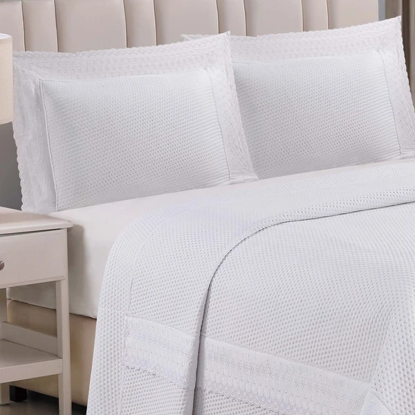Cobre Leito Queen Majestic Bordado Inglês Micropercal 300 Fios Toque de Algodão 3 Peças - Branco - 100% Poliéster